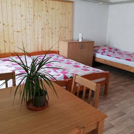 Appartamento Dum U Reky Vyšší Brod Esterno foto